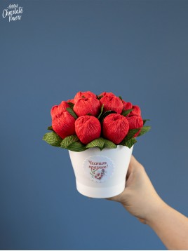 Букет в керамична кашпа 