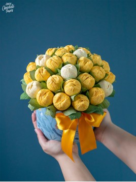 Букет цветя с шоколадови Трюфели в кръгла кутия "Flavo Flores Blue"