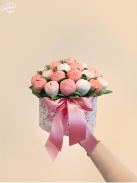 Букет цветя с шоколадови Трюфели в кръгла кутия "Persici Flores"