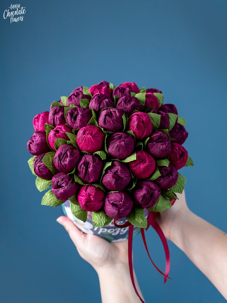 Букет цветя с шоколадови Трюфели в кръгла кутия "Rubus Idaeus"